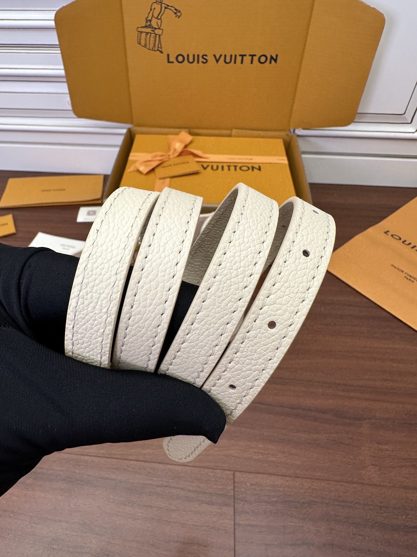 独家首发型号特正版M46513品质全面再次升级专柜同步电子芯片内码新礼盒礼品袋保护纸铜版电子标签合格证皮