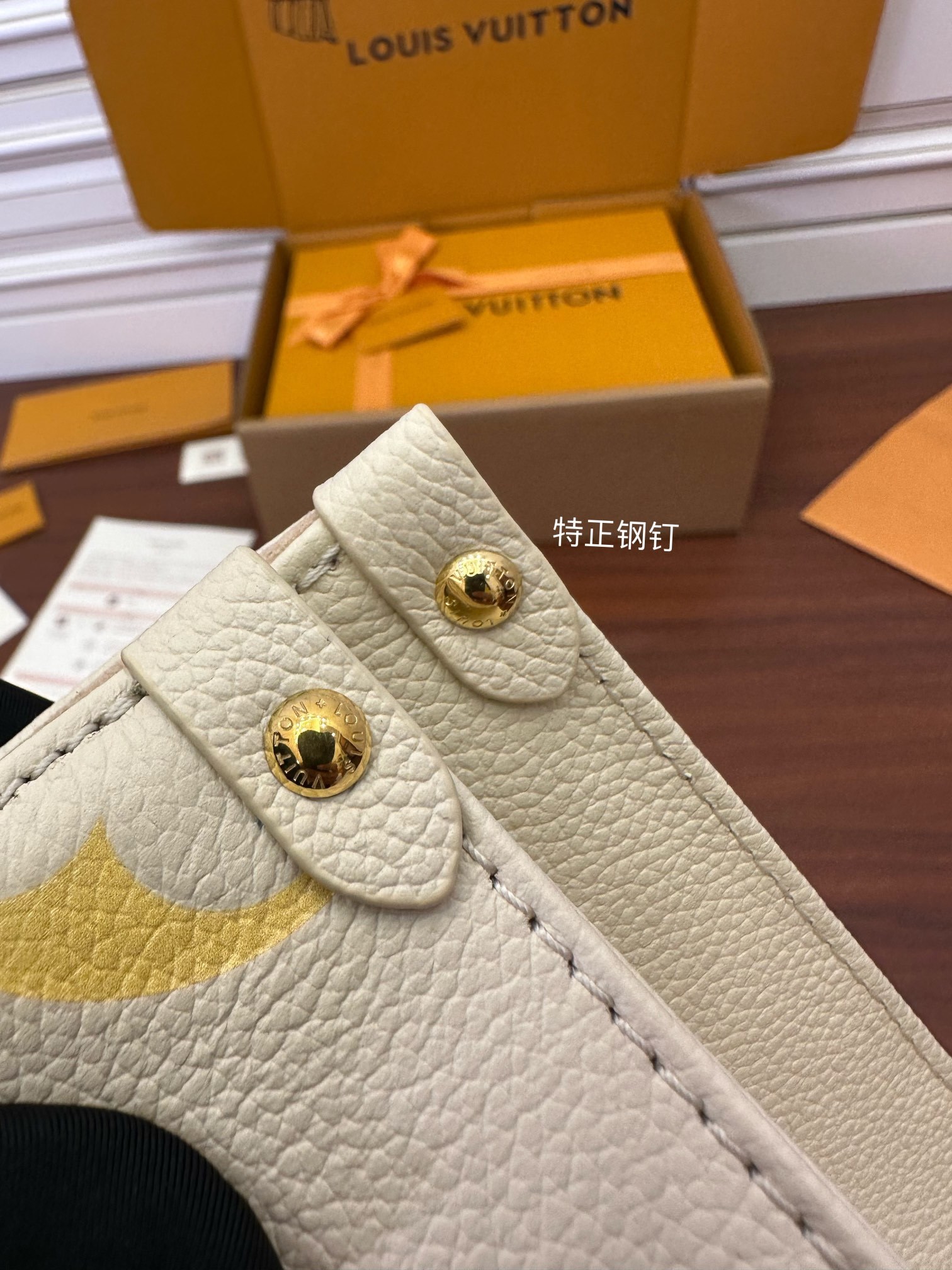 独家首发型号特正版M46513品质全面再次升级专柜同步电子芯片内码新礼盒礼品袋保护纸铜版电子标签合格证皮