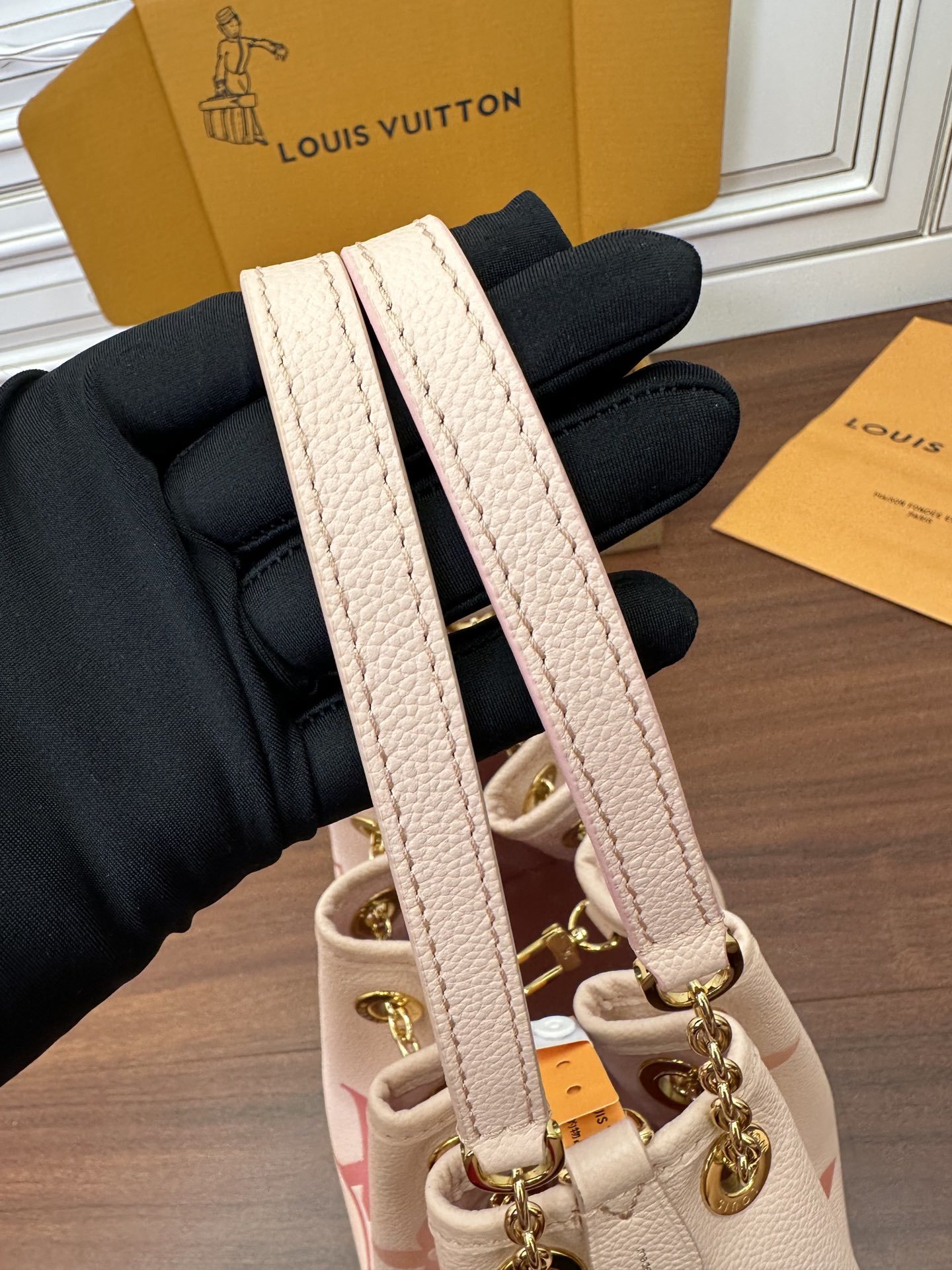 独家首发型号特正版M46492品质全面再次升级专柜同步电子芯片内码新礼盒礼品袋保护纸铜版电子标签合格证皮