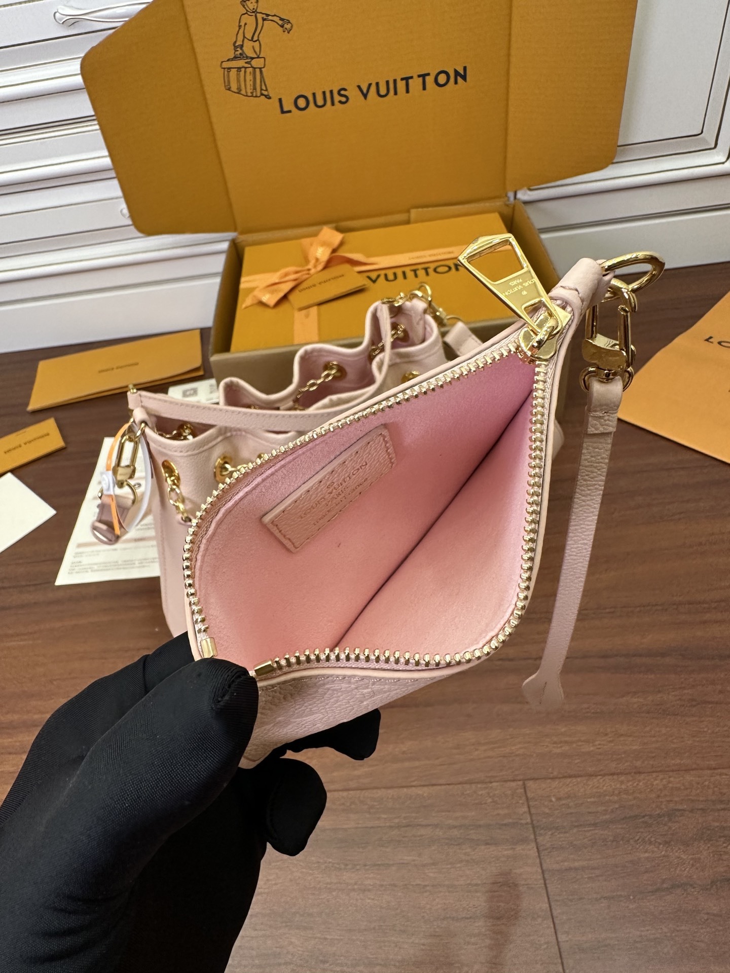 独家首发型号特正版M46492品质全面再次升级专柜同步电子芯片内码新礼盒礼品袋保护纸铜版电子标签合格证皮