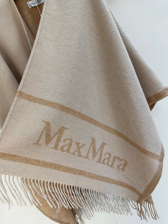 ️Maxmara臻品推荐24年最火的斗篷披肩同步专柜5000秋冬新款！亲妈价格给力推荐！造型功能很强大！