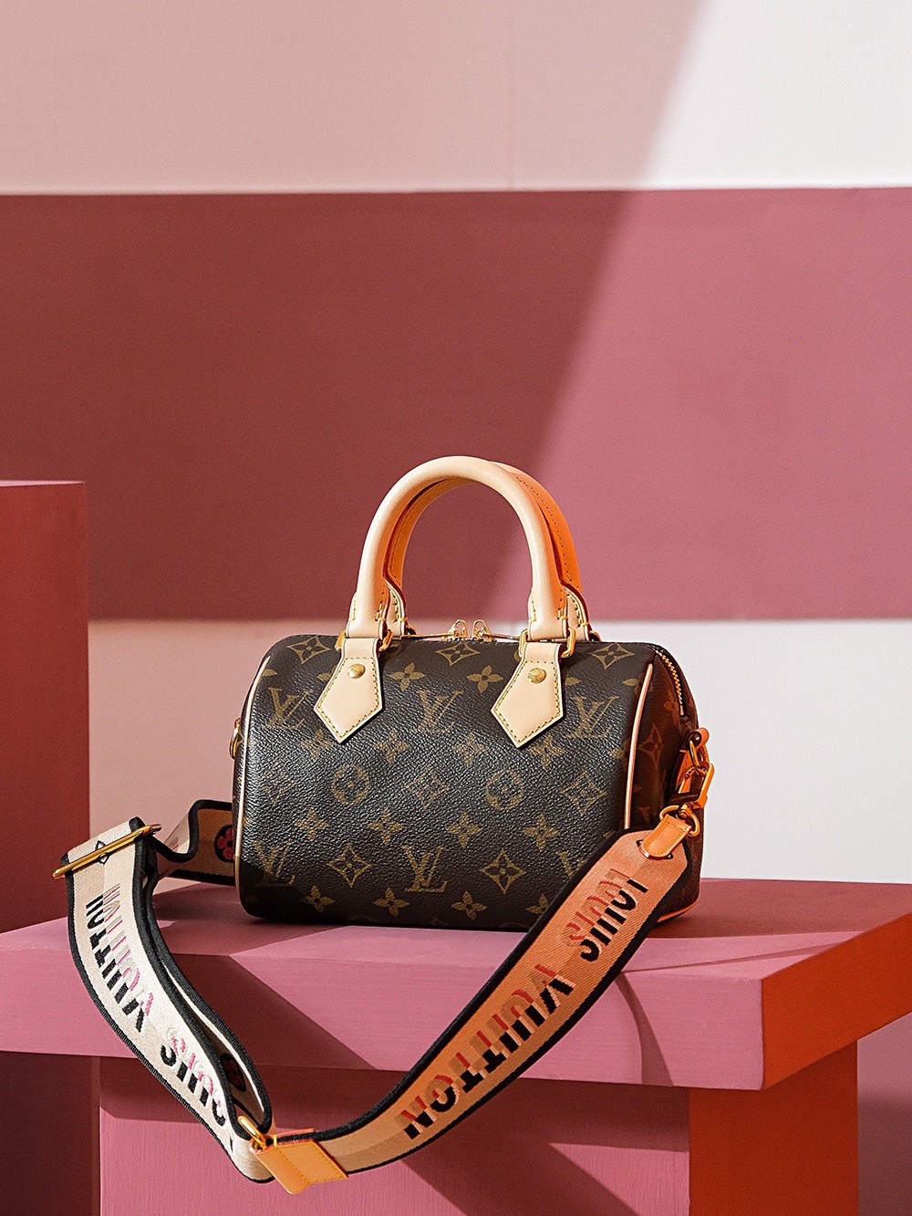 NO:179194,Special series #M46234 Size 20*13*12 As a series, it is already a classic ace series of the Xiaolu family. It has always been a family enthusiast. The new new product series has an eye-catching and eye-catching foot. The wide shoulder strap design with disassembly and adjusted is even more novel and unique!  As a new product of the family, this size is even more perfect!  Another popular out-of-stock king, with a huge appearance again. Its relatively size is more suitable for daily use and must be taken into consideration. It is very beautiful!  !  ,LV super sp rhombus lattice fabric,louis vuitton,louis vuitton,louis vuitton19860909特级 系列 #M46234 尺寸20*13*12 作为系列 已经是小驴家族的经典王牌系列 一直都是家族的爱好者, 全新的新品系列,有一种炸眼球的赶脚, 拆卸调节的宽肩带设计,更是给人新颖别致的面貌！ 作为家族的新品,这个尺寸更加完美！ 又是一款爆款的断货王,颜值再次爆棚, 相对比的尺寸 它更加适合日常的使用, 必须妥妥的收为囊中之物 巨好看！！,lv特级sp菱形格面料,louis vuitton,louis vuitton,louis vuitton,Bag