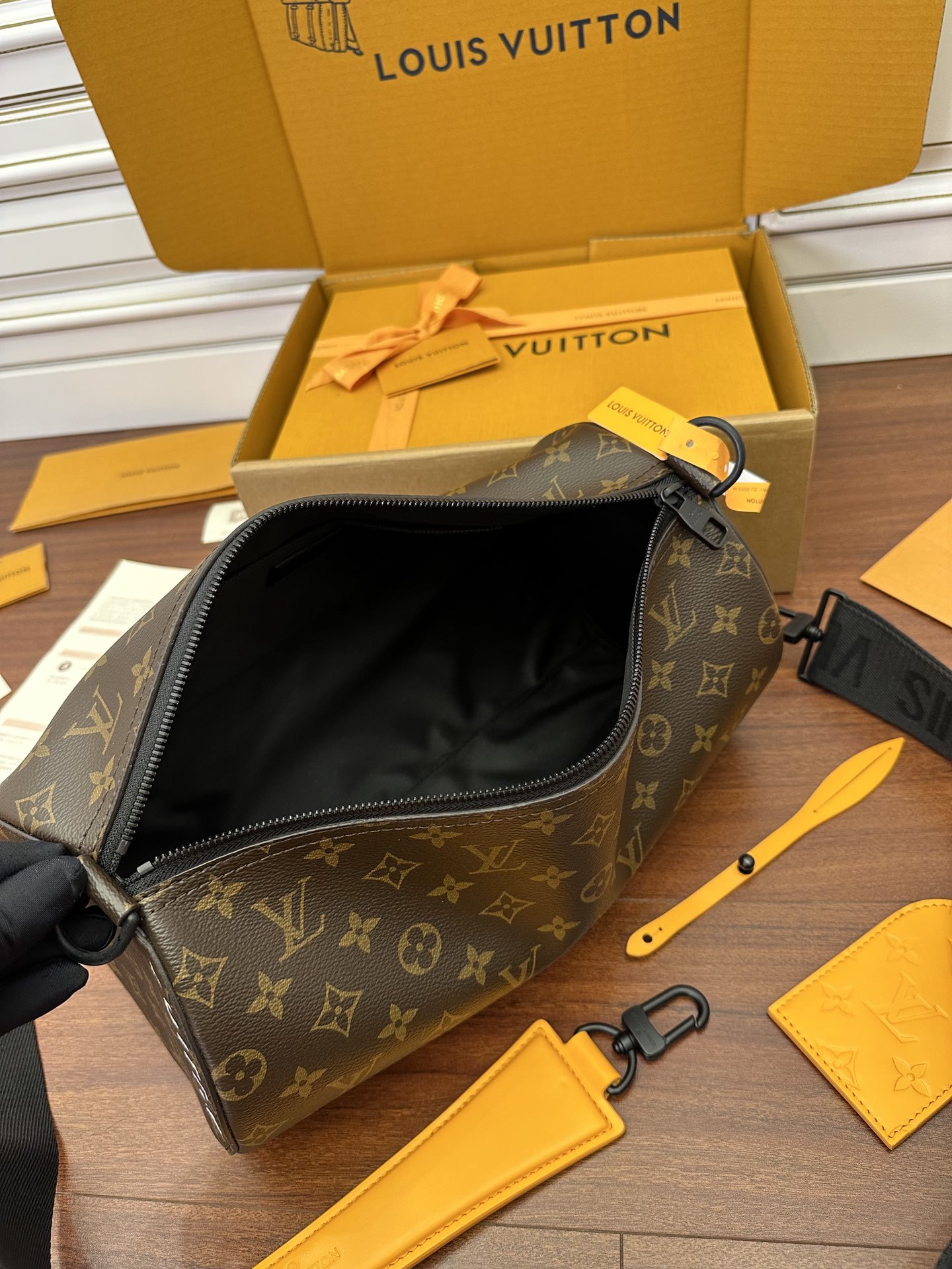 独家首发型号特正版M46691品质全面再次升级专柜同步电子芯片内码新礼盒礼品袋保护纸铜版电子标签合格证皮