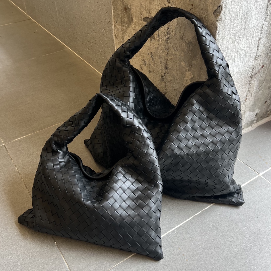 Bottega Veneta Bv HOP Big size
