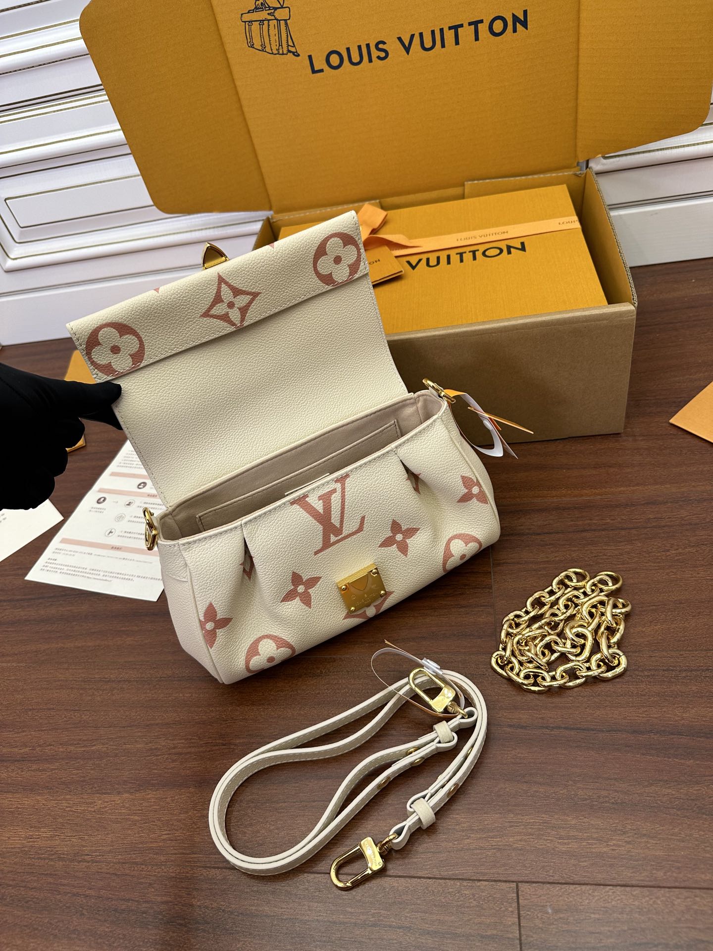 M46393 Full Details ① - Bag 4
