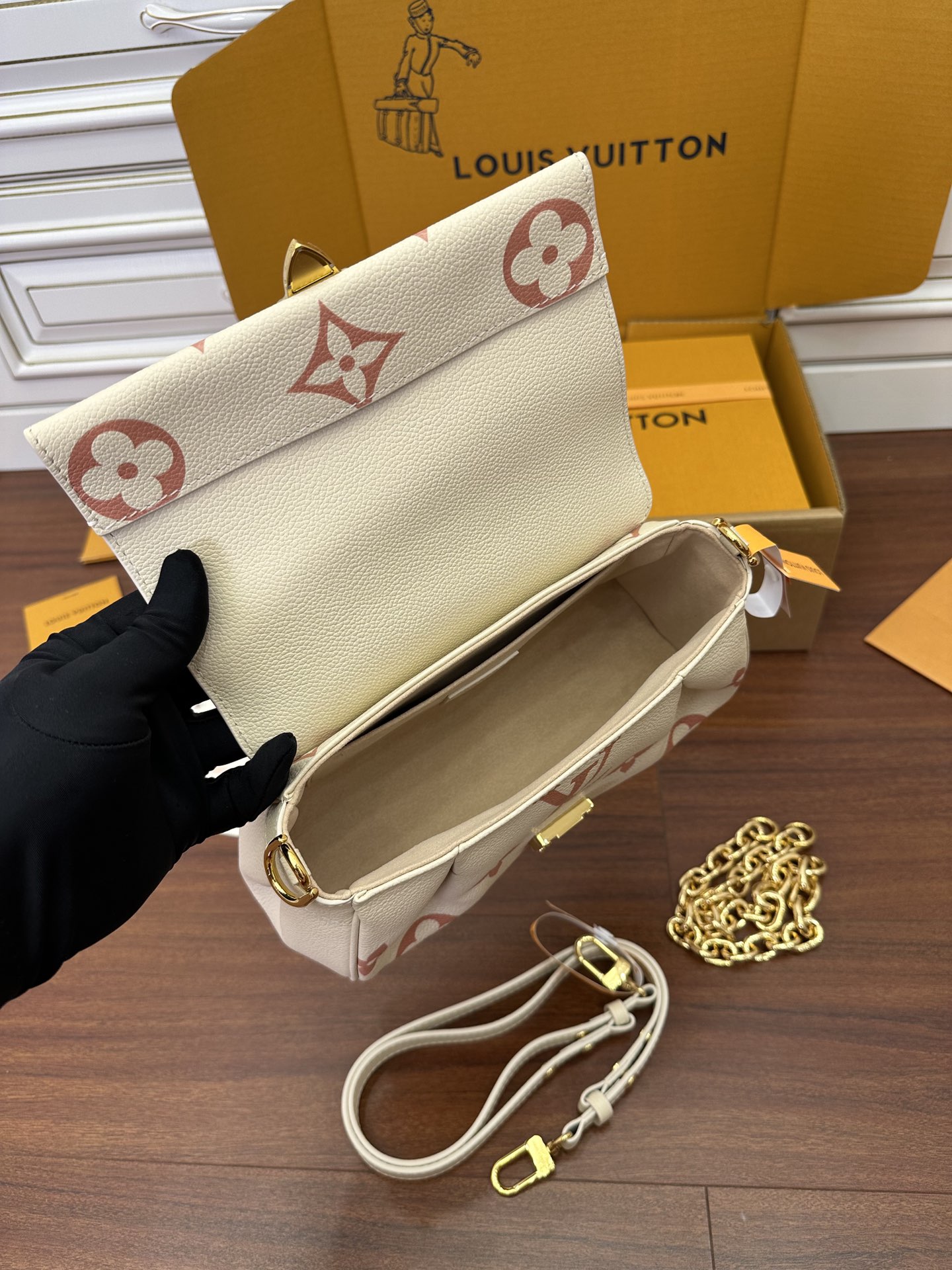 M46393 Full Details ① - Bag 3
