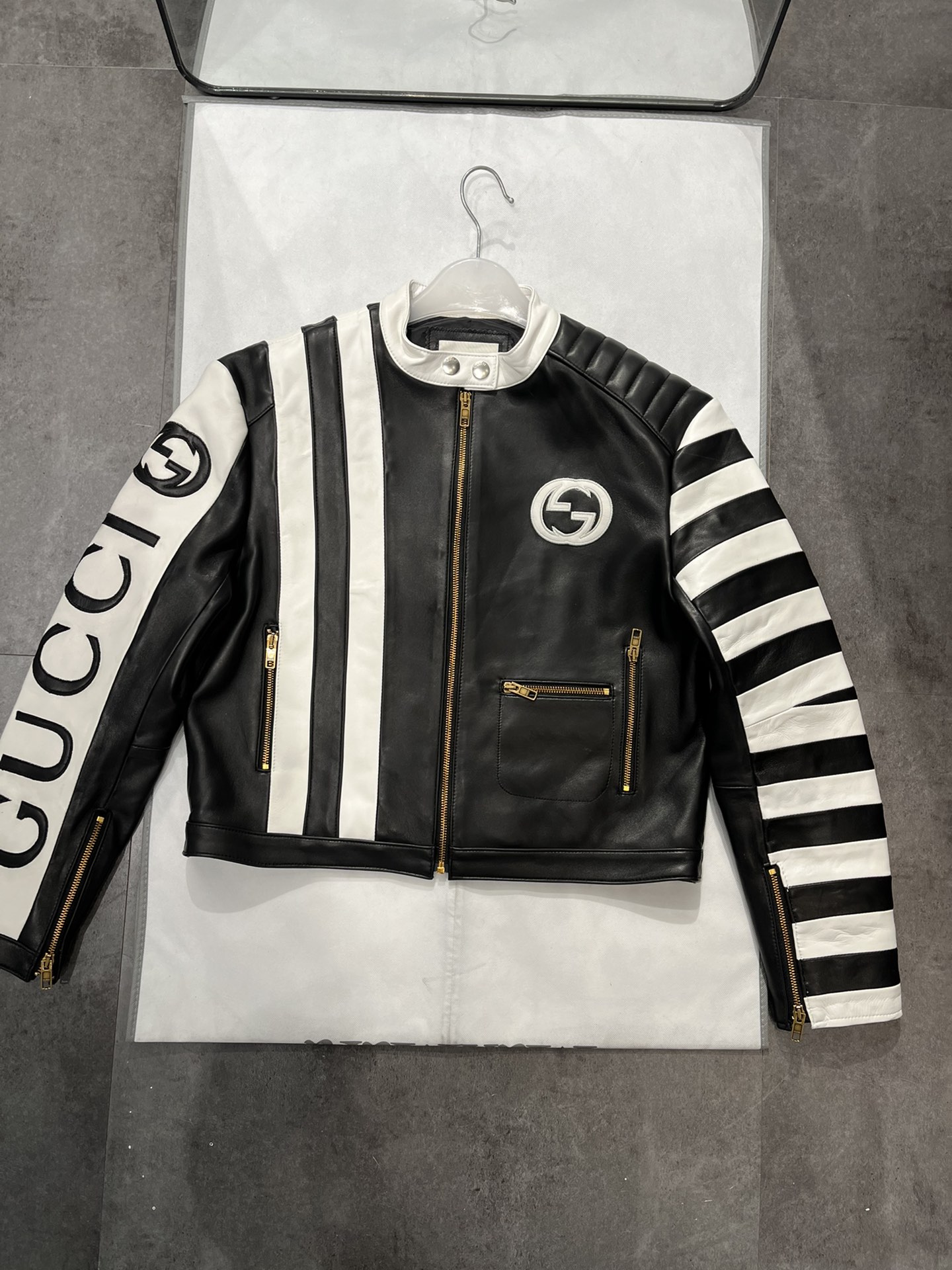 NO:723185,Sizes S-19860909尺寸S- Xl码,宽松版型,尺码很足,不接急单.女款M胸围104,衣长52.男版也有,古驰-服装,gucci,,Women's clothing