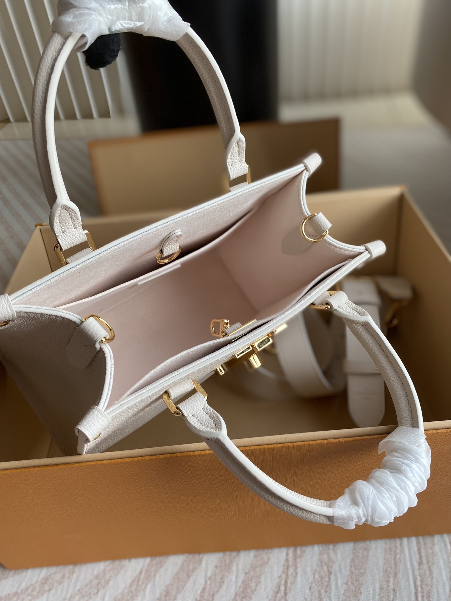 LOCK & GO HANDBAG - Bag 8