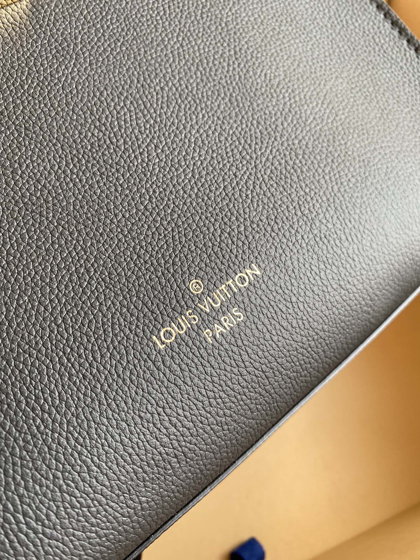 LOCK & GO HANDBAG - Bag 6