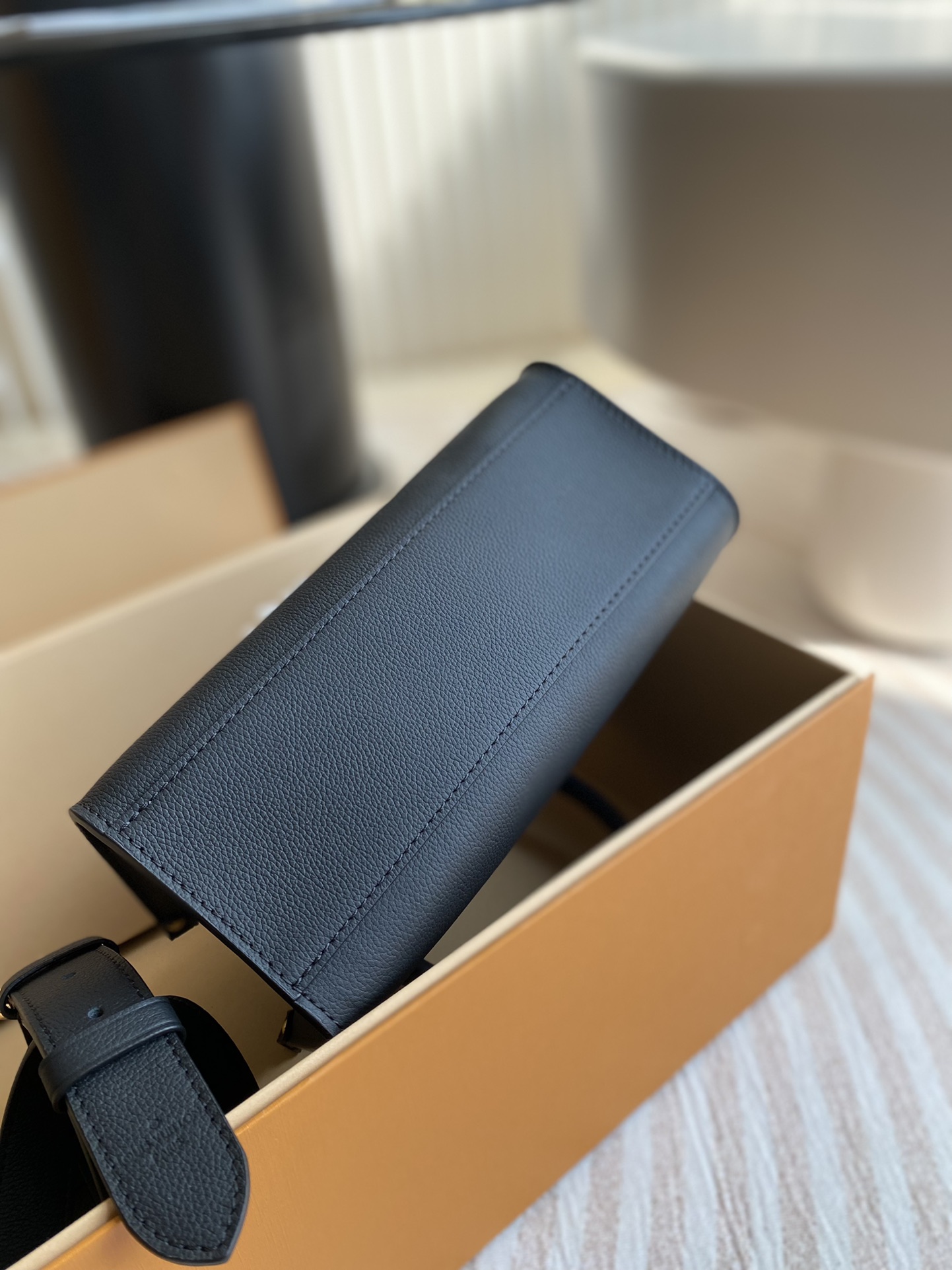 LOCK & GO HANDBAG - Bag 4
