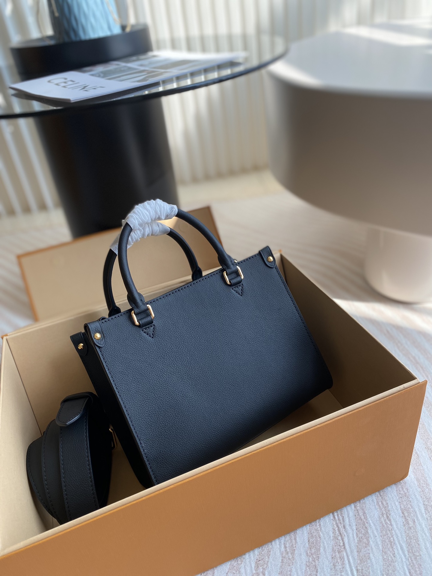 LOCK & GO HANDBAG - Bag 3