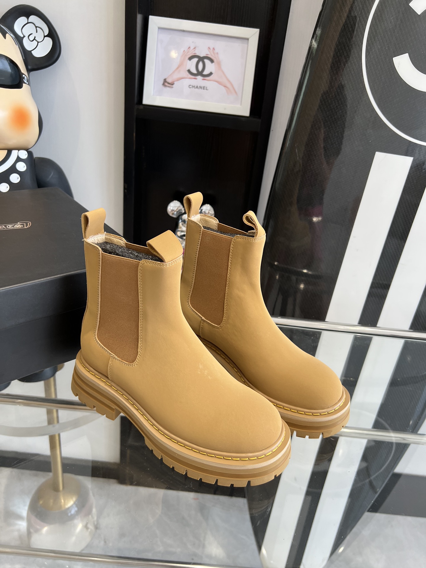 Chromehearts Cross Chelsea Martin’s Boots Original 1×1 with Matching Details and Code Numbers - 图片 2