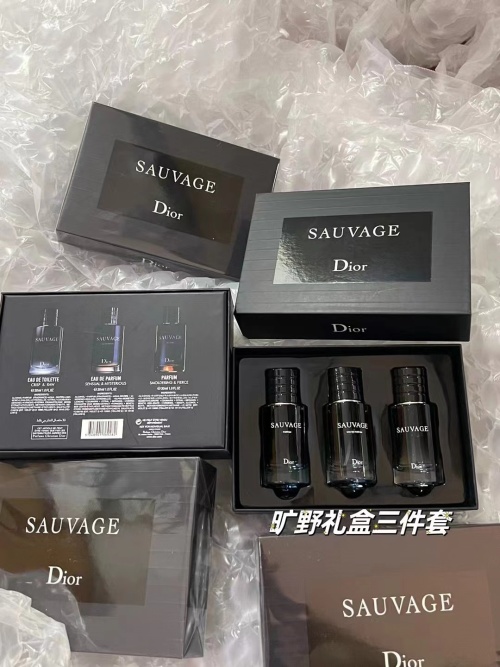 Dior Sauvage Miniature Trio Set - EDT, EDP, Parfum, 3x30ml 1 Dior Sauvage Miniature Trio Set - EDT, EDP, Parfum, 3x30ml