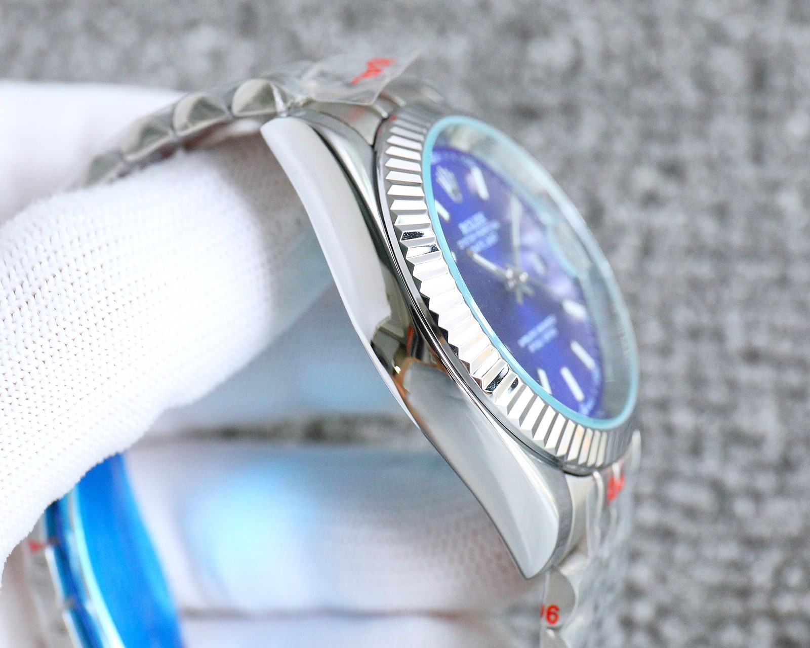 Stylish 316L Steel Watch with Stone Buttons: Sophisticated, Elegant, and Unique Design - 图片 5