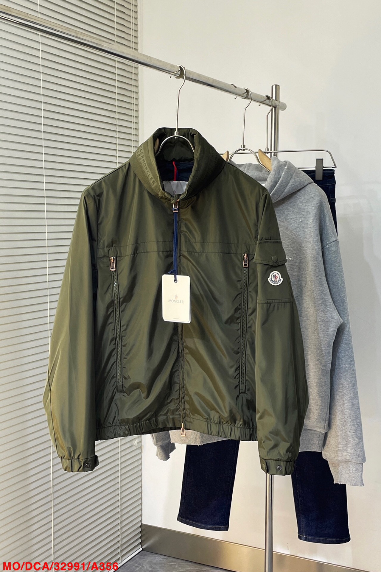 616 Mon*ler Light Hat Jacket for Fall/Winter Festival: Plasma Fibre, Unique Design, Black/Green Army