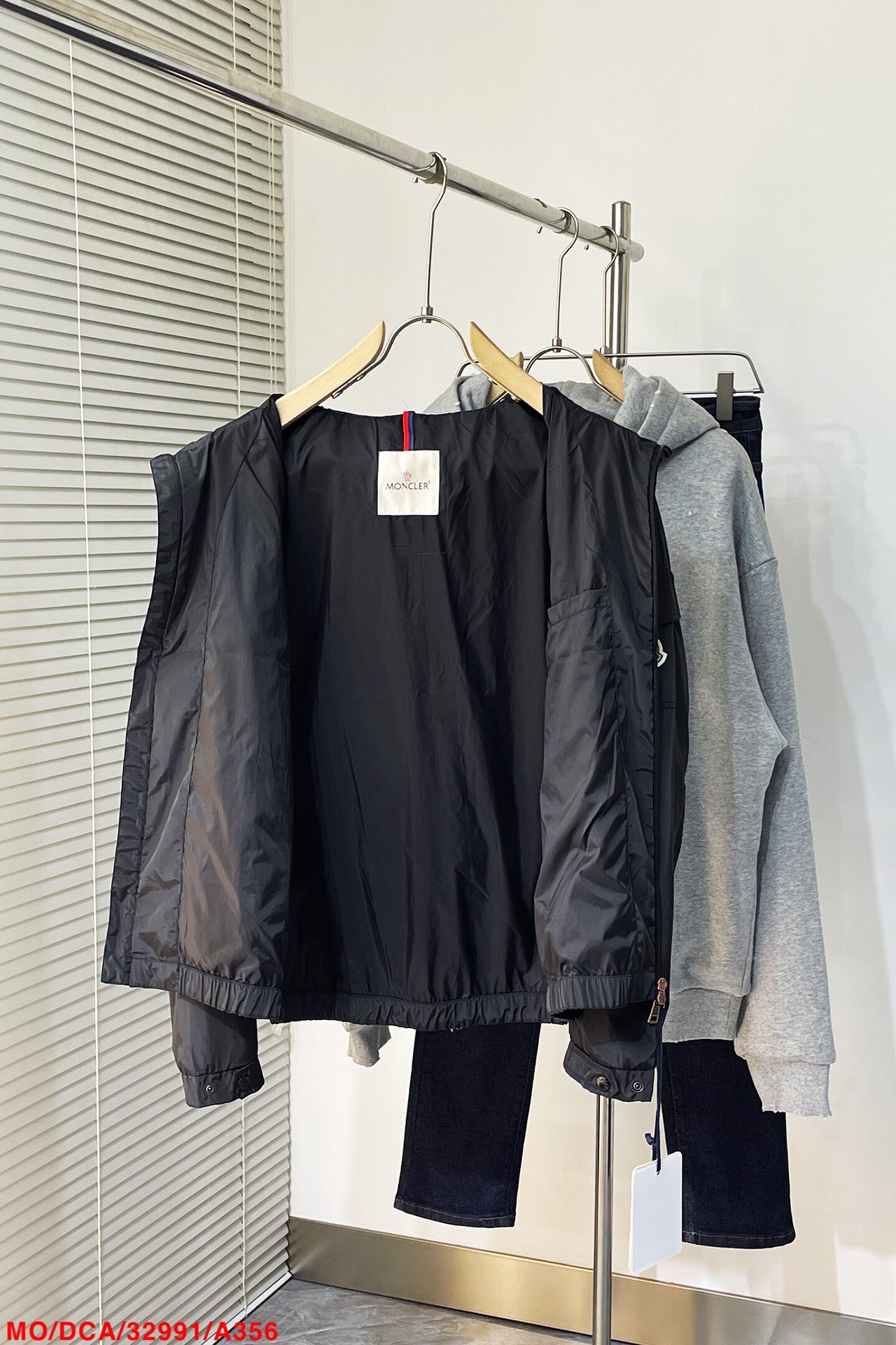 616 Mon*ler Light Hat Jacket for Fall/Winter Festival: Plasma Fibre, Unique Design, Black/Green Army - 图片 3