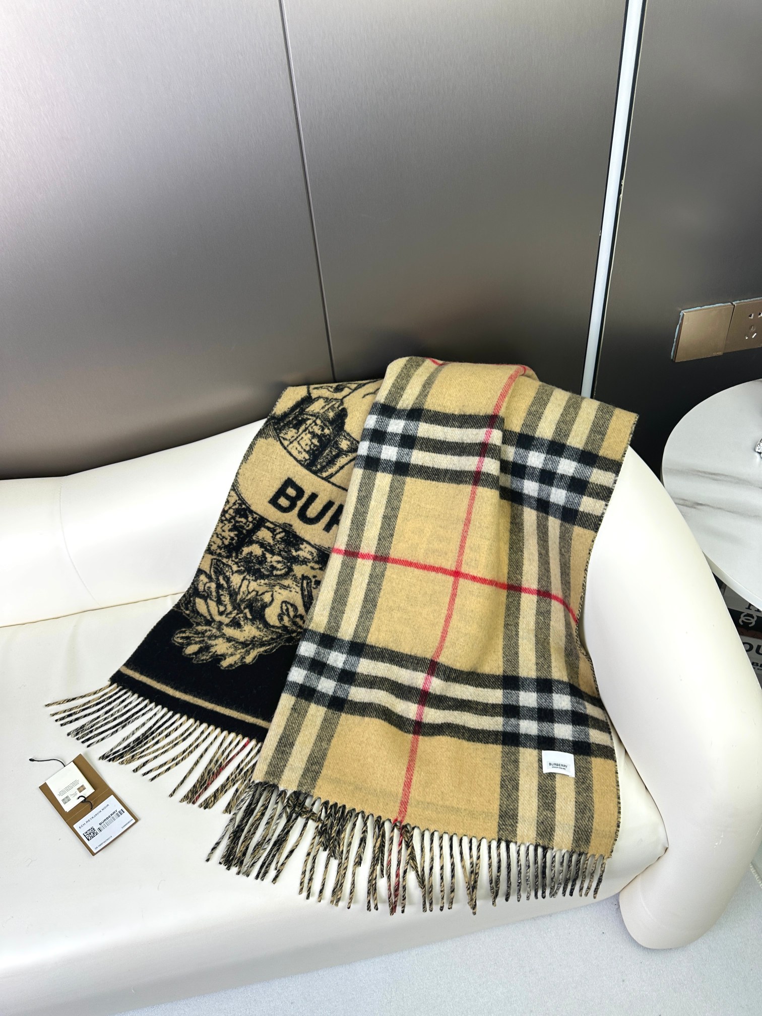 Burberry巴宝莉 Bur战马骑士双面披肩