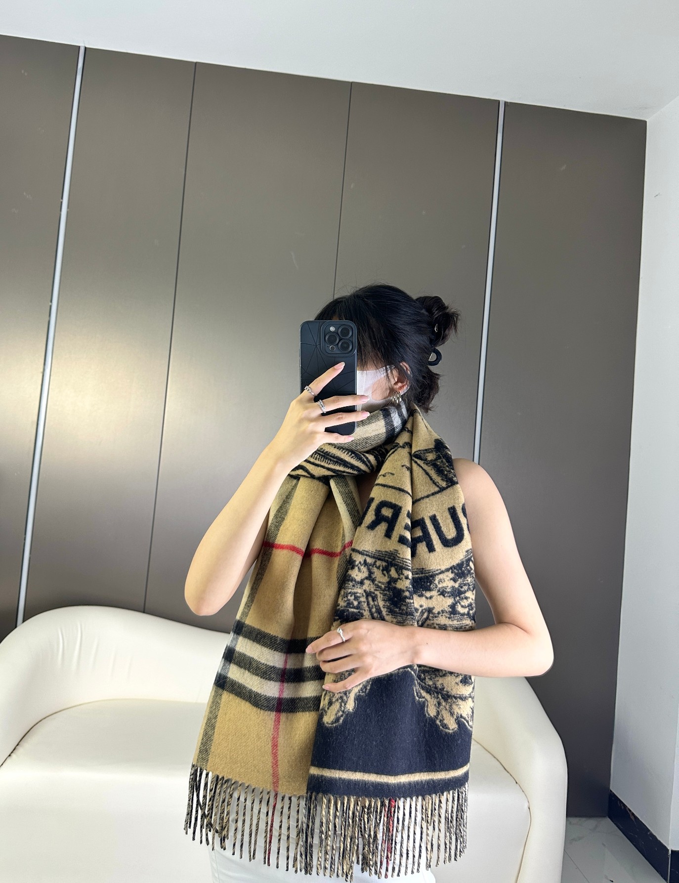 Burberry巴宝莉 Bur战马骑士双面披肩