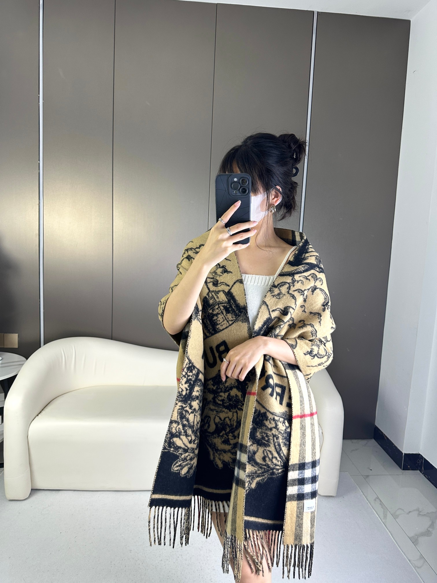 Burberry巴宝莉 Bur战马骑士双面披肩