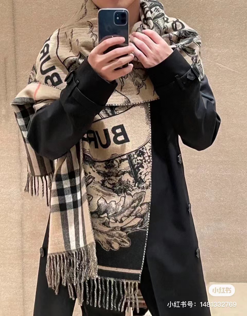 Burberry巴宝莉 Bur战马骑士双面披肩