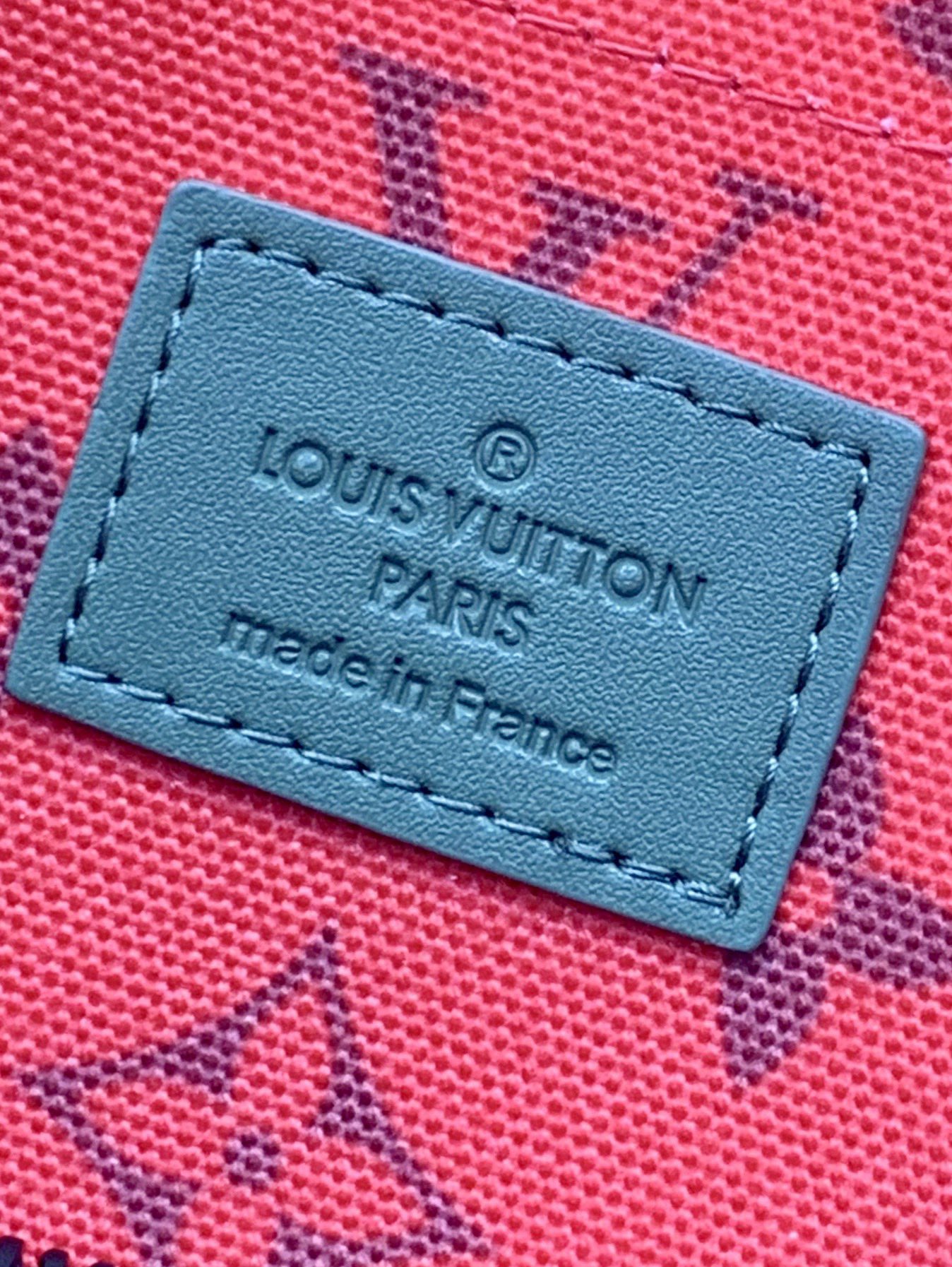 升级版本⚠️M82800绿色！POCHETTE VOYAGE SOUPLE 手拿包 Pochette V