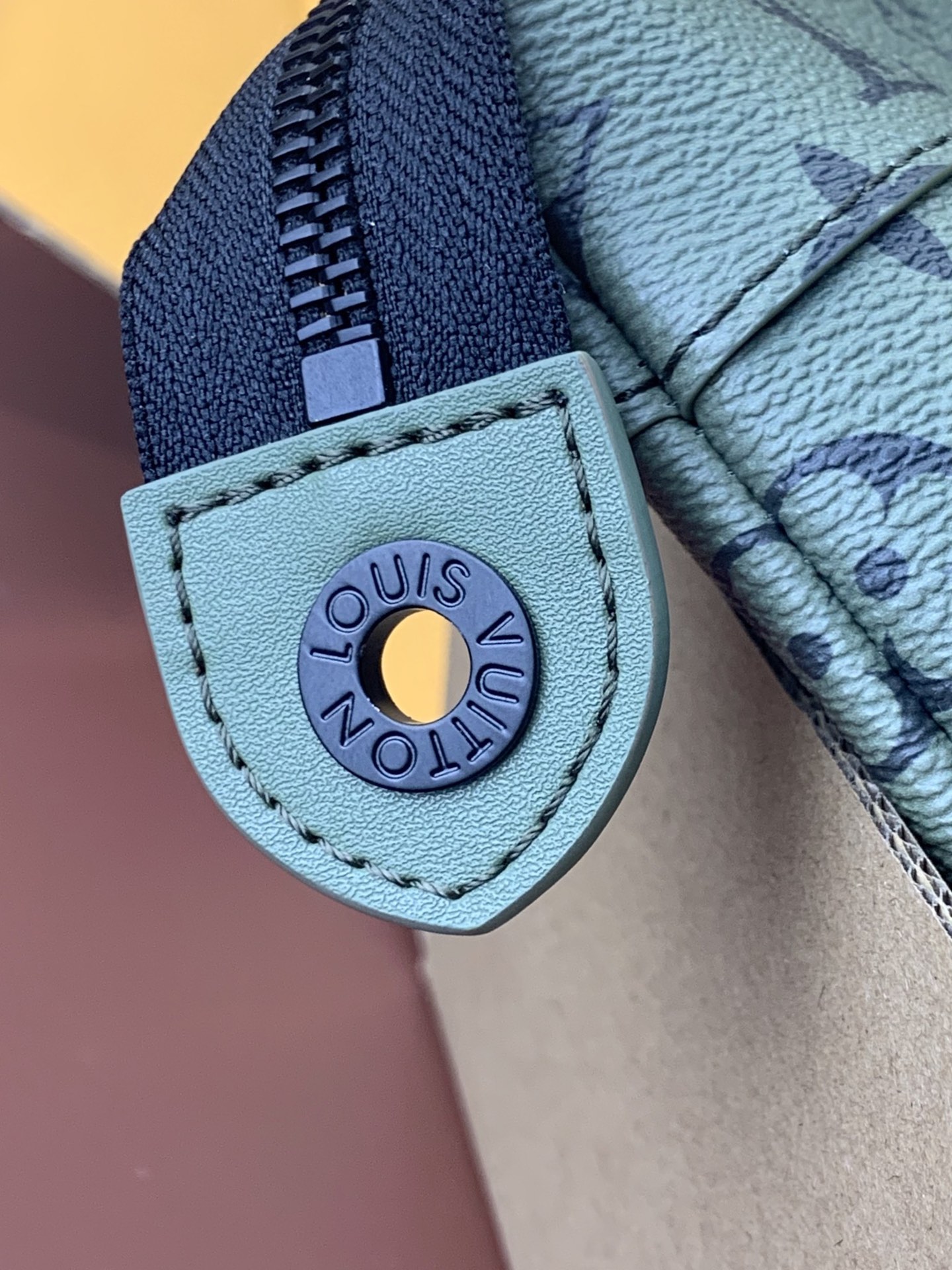 升级版本⚠️M82800绿色！POCHETTE VOYAGE SOUPLE 手拿包 Pochette V