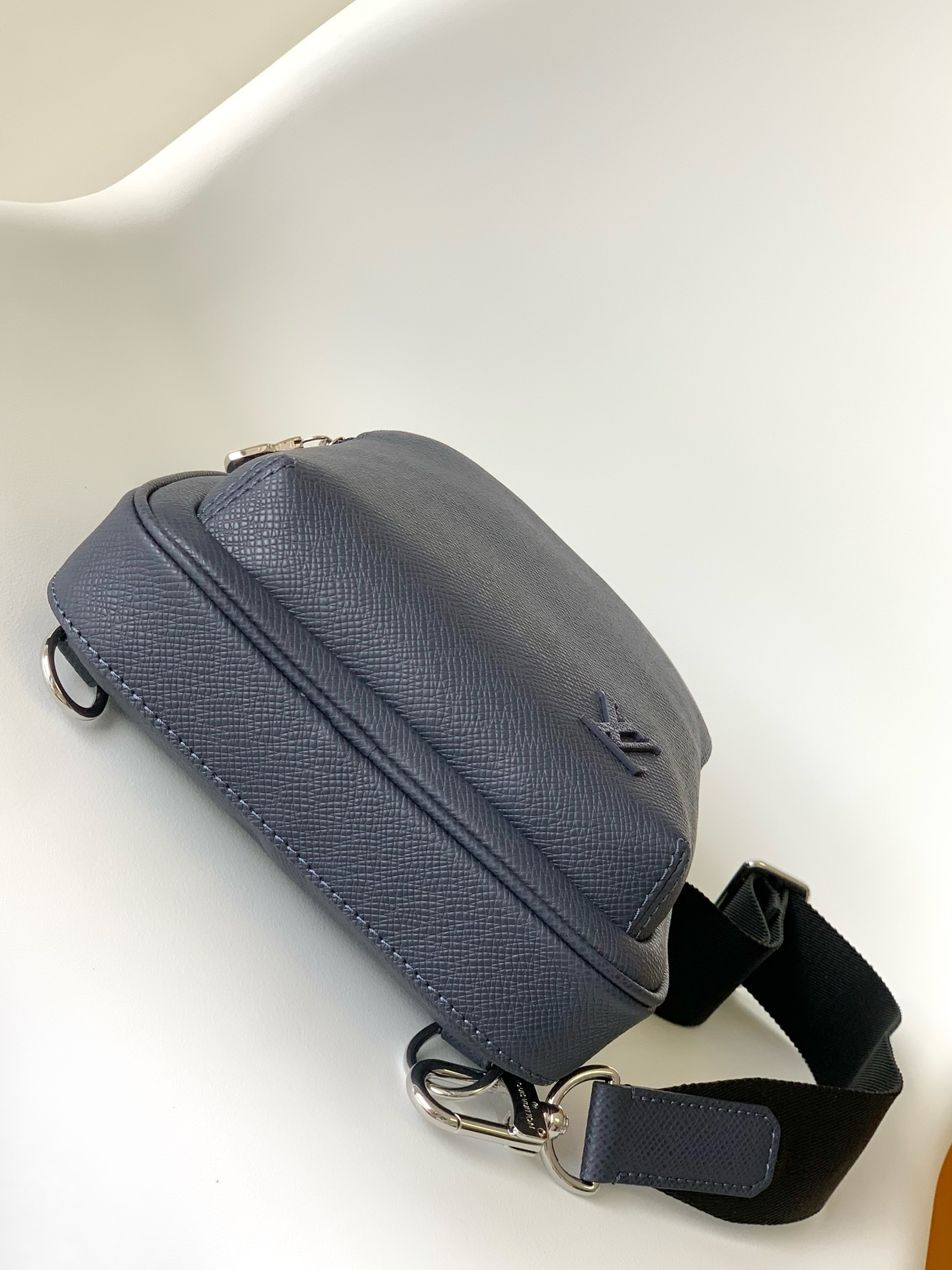 Pradamier Graphite 帆布