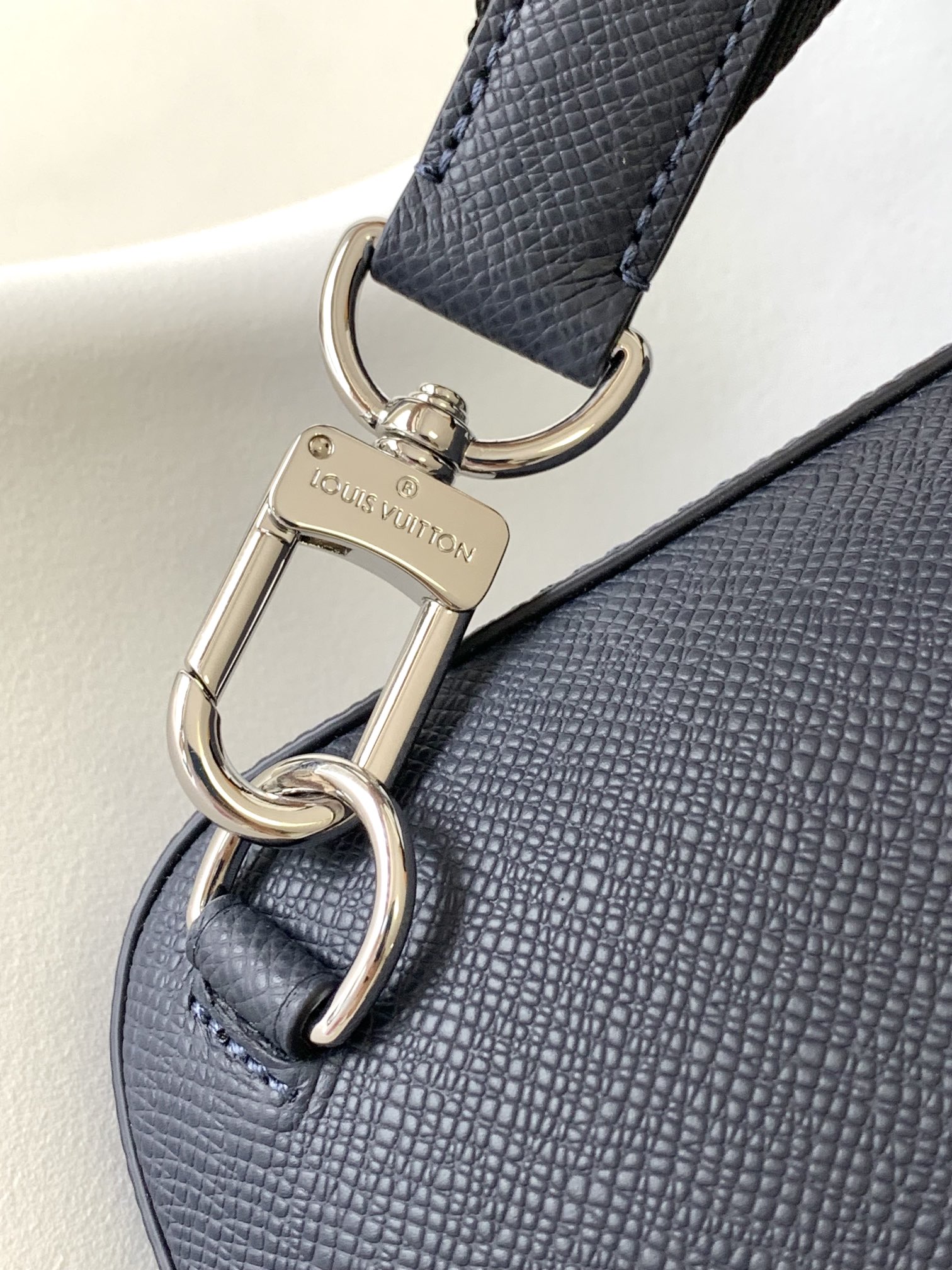 Pradamier Graphite 帆布