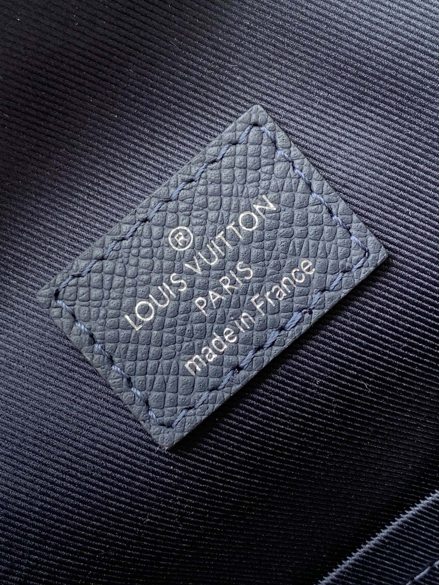 Pradamier Graphite 帆布