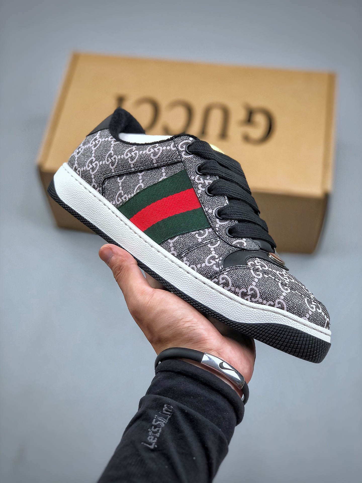 320 （镂空芯片版本） Gucci Distressed Screener sneaker古驰小脏鞋系列