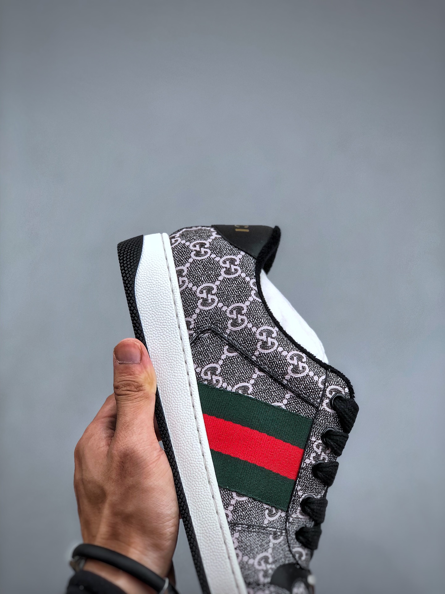 320 （镂空芯片版本） Gucci Distressed Screener sneaker古驰小脏鞋系列