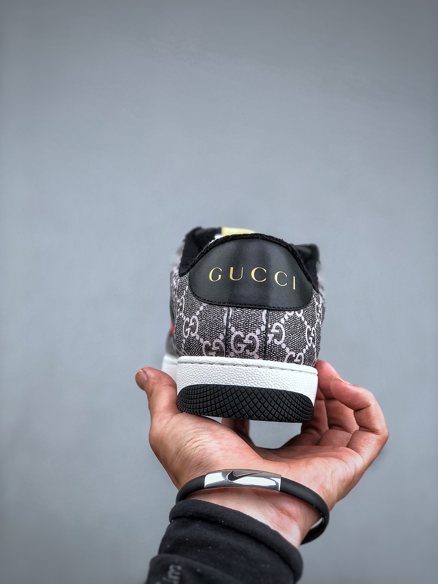 320 （镂空芯片版本） Gucci Distressed Screener sneaker古驰小脏鞋系列