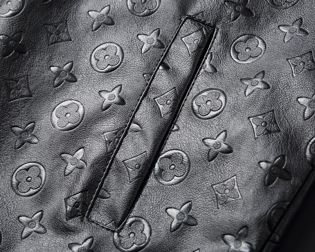 ！【LV】🌟超值超爆✨最新款皮衣夹克·外套✨🔥代购级专柜原单🔥简约时尚💥从容百搭💥大气优雅💥高科技记忆聚