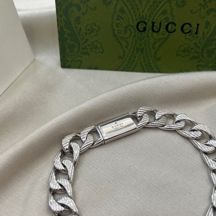 NO:104305,Gucci Gucci 925 Sterling Silver New Engraved Chain Simple Style Bracelet Size 17cm 18cm 19cm 20cm 21cm, Gucci Bracelet, gucci, gucci, bracelet, pure silver19860909Gucci古驰925纯银新款刻纹链简约风格手链 尺寸17cm 18cm 19cm 20cm 21cm,古驰手链,gucci,gucci,bracelet,pure silver,Jewelry