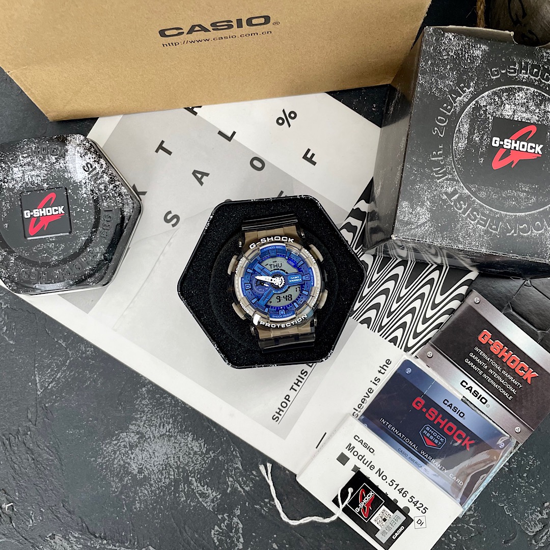批💰80配盒
G-SHOCK卡西欧手表 最新款 冰蓝精灵 高品质的追求，主要功能：自动LED照明，200米防水，世界时间，倒计时，闹铃，间歇响报，日历.尺寸：男装52mm 全套包装