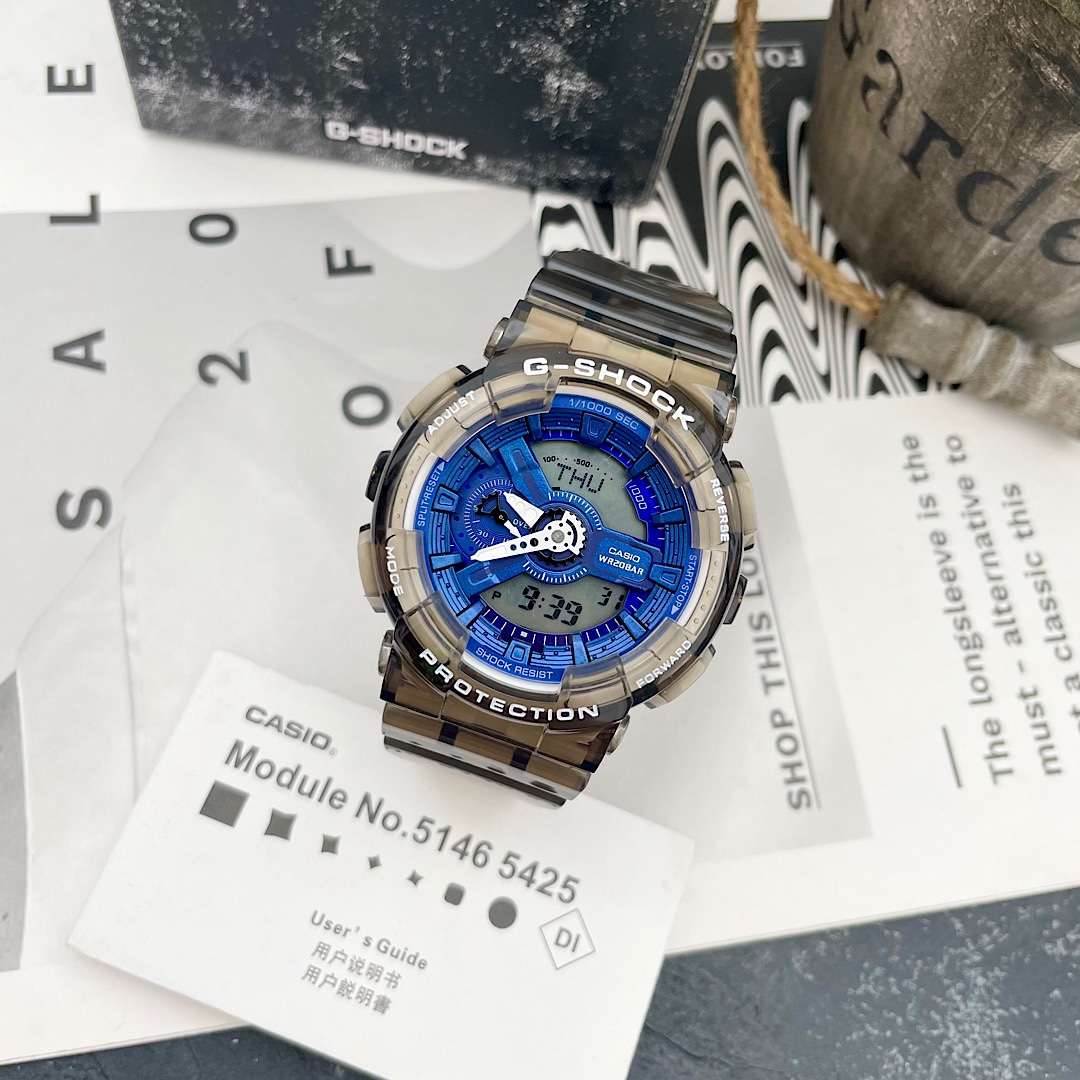 批💰80配盒
G-SHOCK卡西欧手表 最新款 冰蓝精灵 高品质的追求，主要功能：自动LED照明，200米防水，世界时间，倒计时，闹铃，间歇响报，日历.尺寸：男装52mm 全套包装