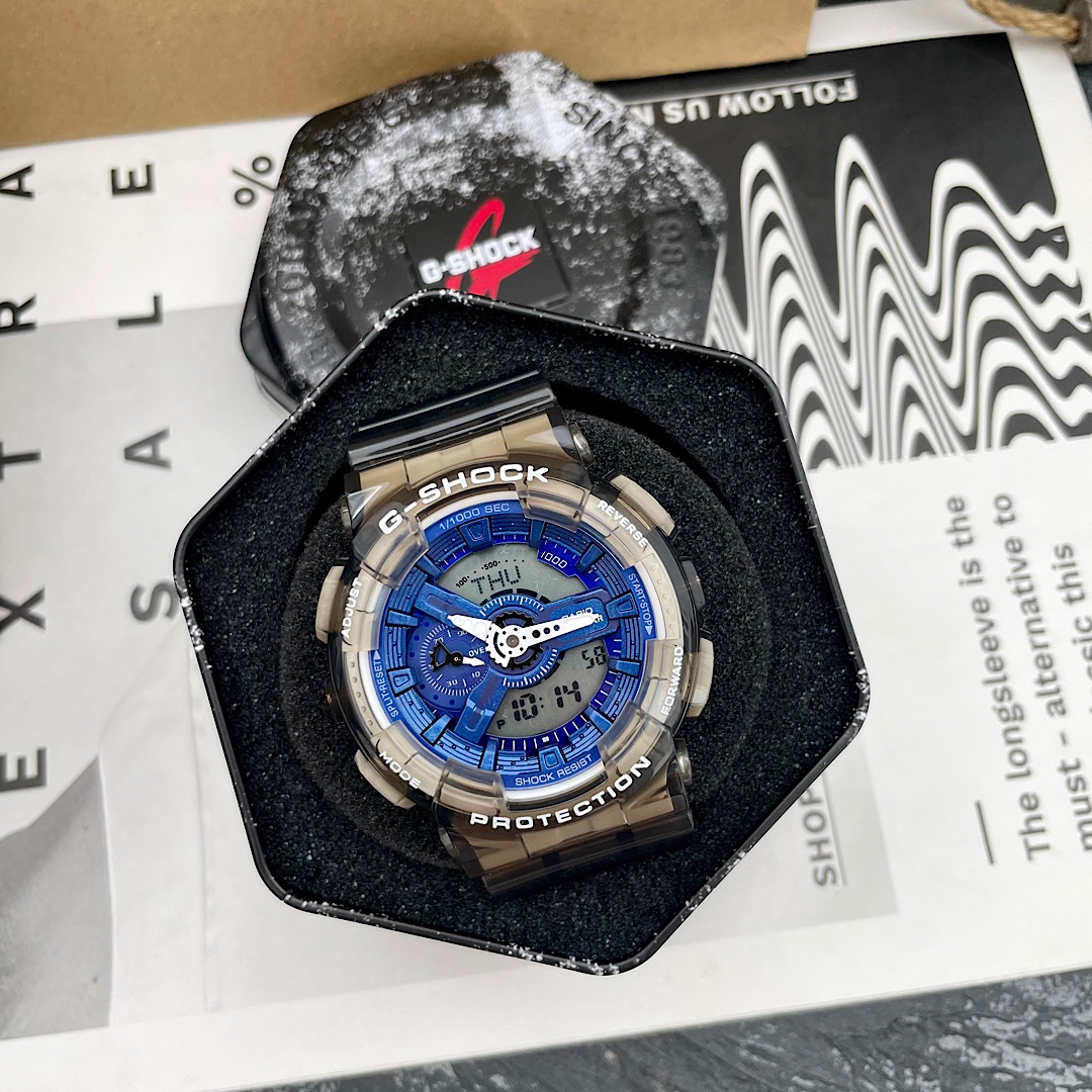 批💰80配盒
G-SHOCK卡西欧手表 最新款 冰蓝精灵 高品质的追求，主要功能：自动LED照明，200米防水，世界时间，倒计时，闹铃，间歇响报，日历.尺寸：男装52mm 全套包装