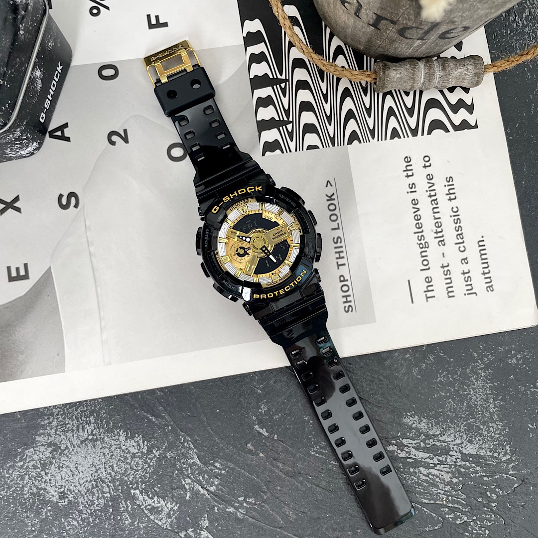 批💰80配盒
G-SHOCK卡西欧手表 最新款 新配色黑金款 高品质的追求，主要功能：自动LED照明，200米防水，世界时间，倒计时，闹铃，间歇响报，日历.尺寸：男装52mm 全套包装