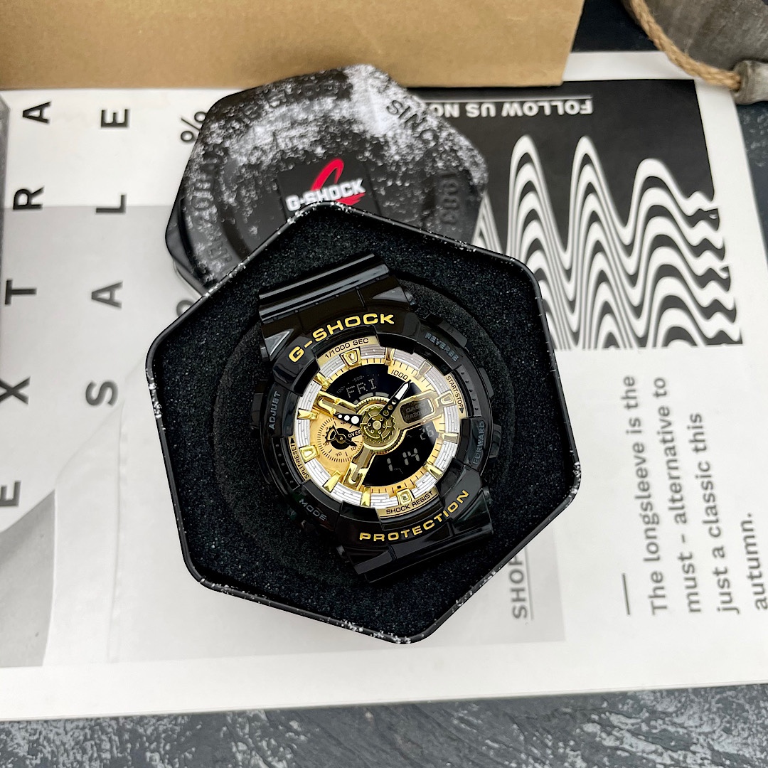 批💰80配盒
G-SHOCK卡西欧手表 最新款 新配色黑金款 高品质的追求，主要功能：自动LED照明，200米防水，世界时间，倒计时，闹铃，间歇响报，日历.尺寸：男装52mm 全套包装