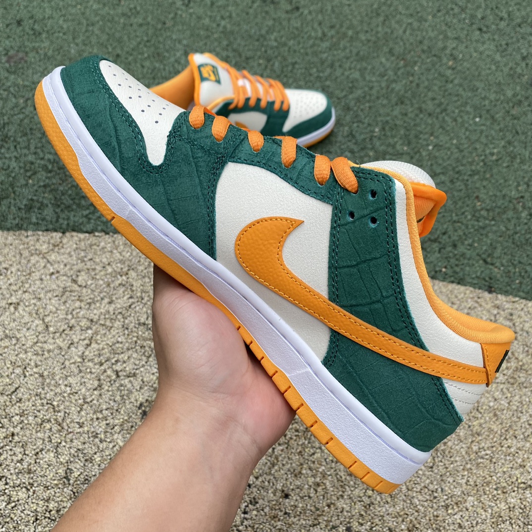 Dunk白绿橙low s2纯原版‼️
尺码：40.5-47，没42.5特价😇
纯原版⚡️ Nike SB