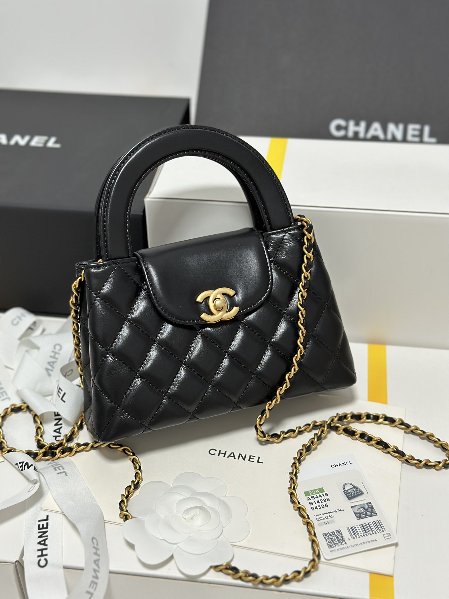 Chanel Bolsos cruzados y bandoleras Oro retro Piel de vaca Cuero Colección otoño – invierno Vintage Cadena