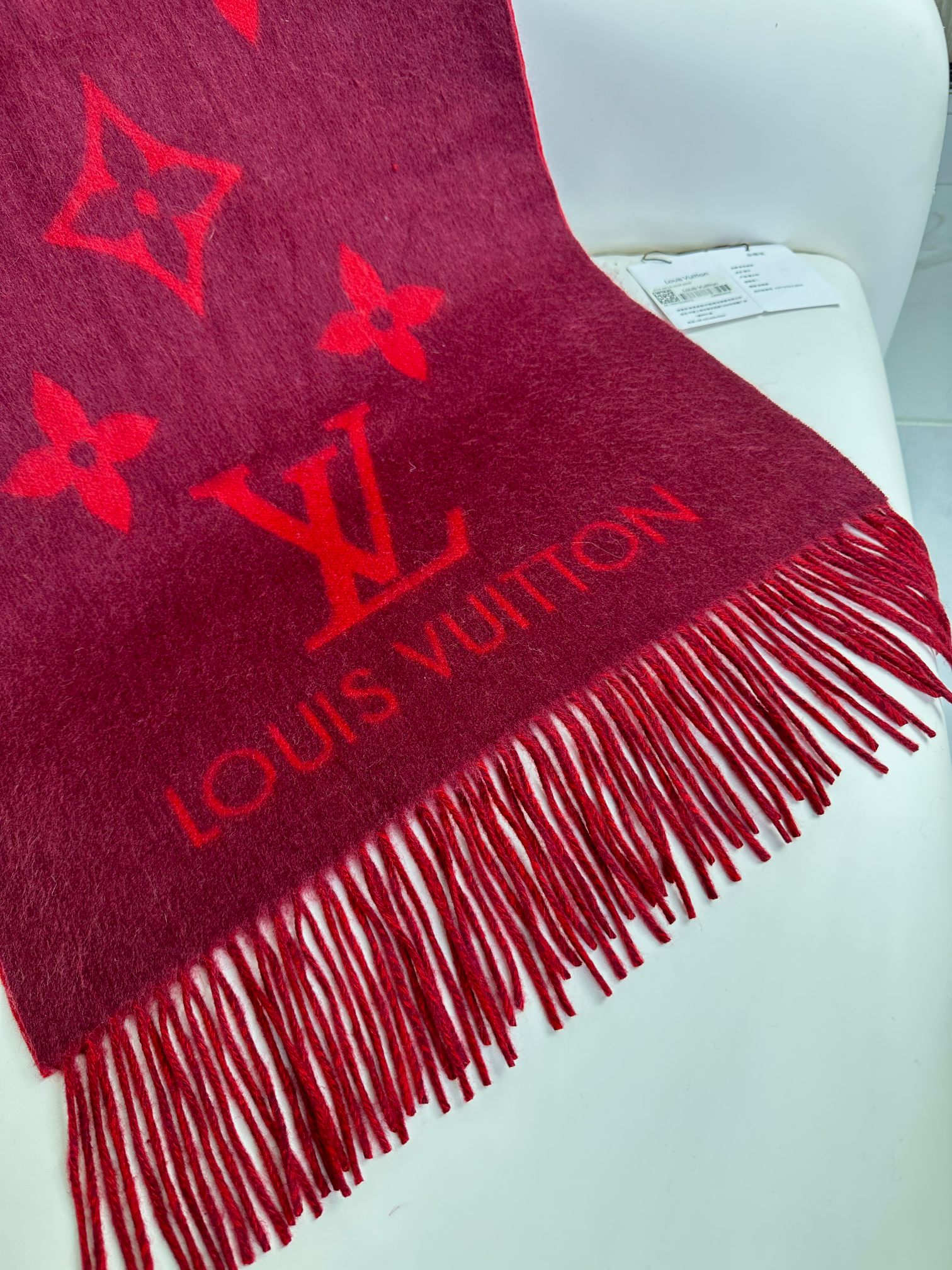 LV 𝑹𝒆𝒚𝒌𝒋𝒂𝒗𝒊𝒌  双面羊绒围巾