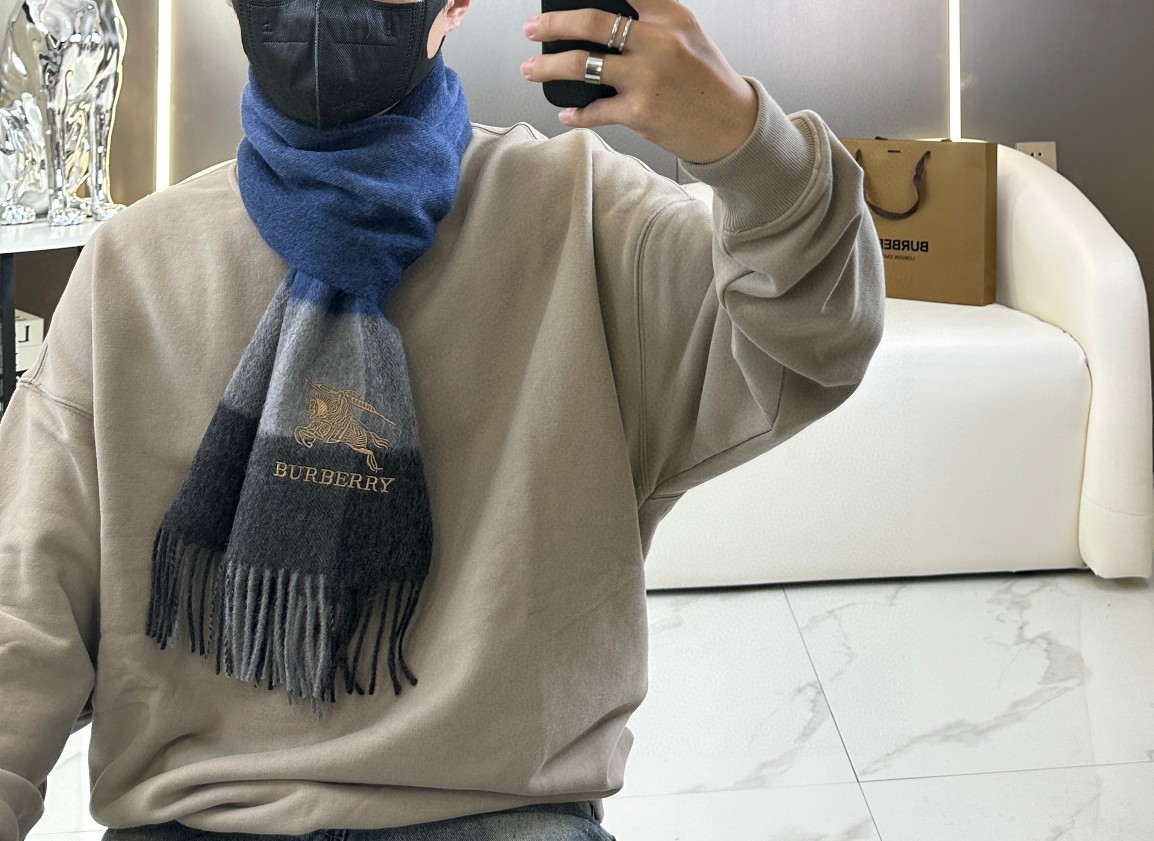 Burberry博柏利 2023新款 经典格子战马 男女通用情侣款围巾