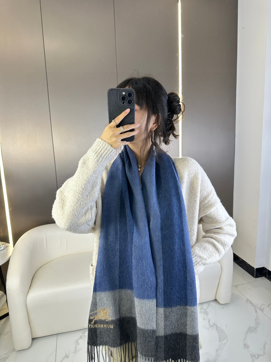 Burberry博柏利 2023新款 经典格子战马 男女通用情侣款围巾