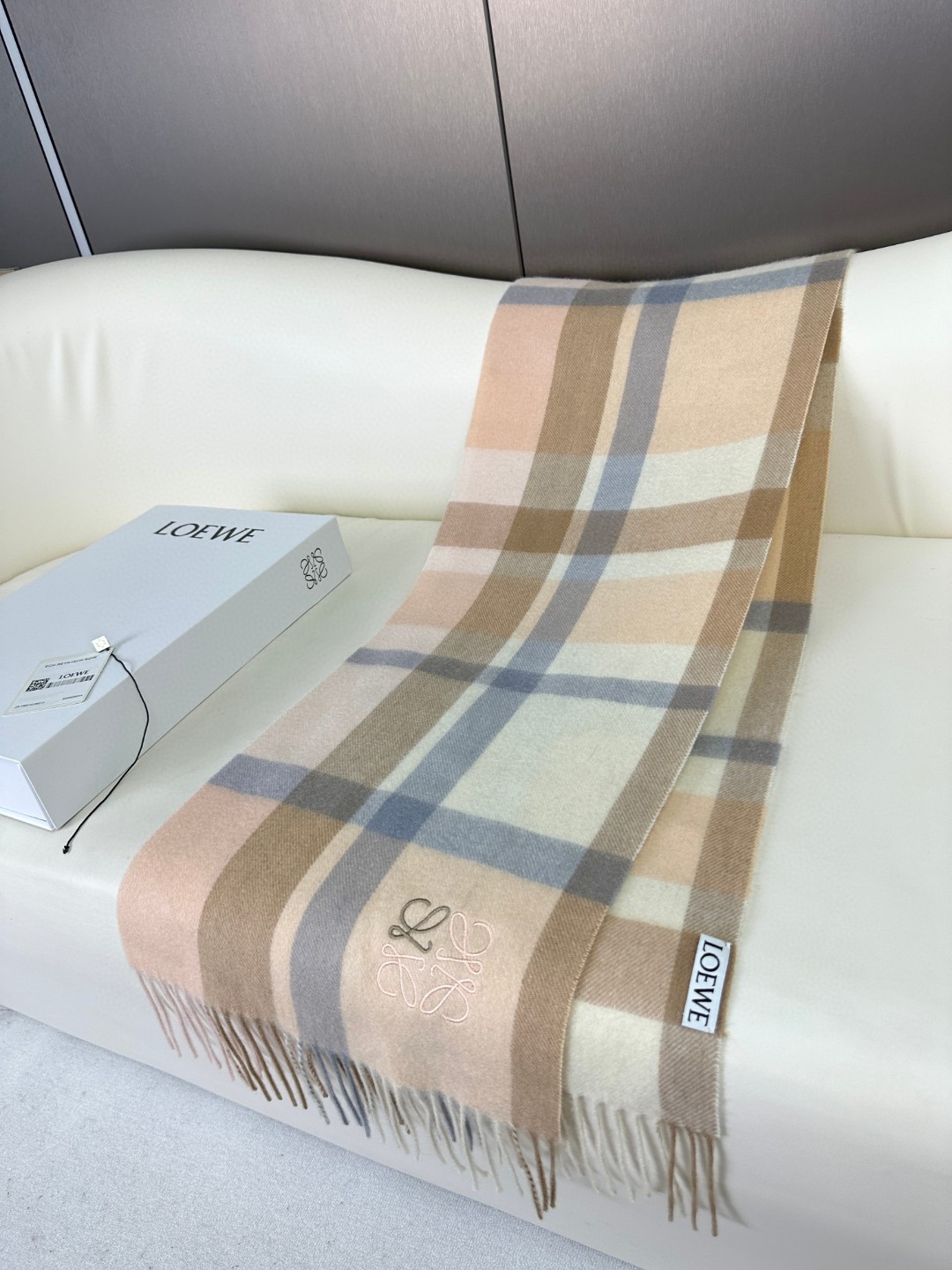 LOEWE 小logo双色刺绣羊绒围巾