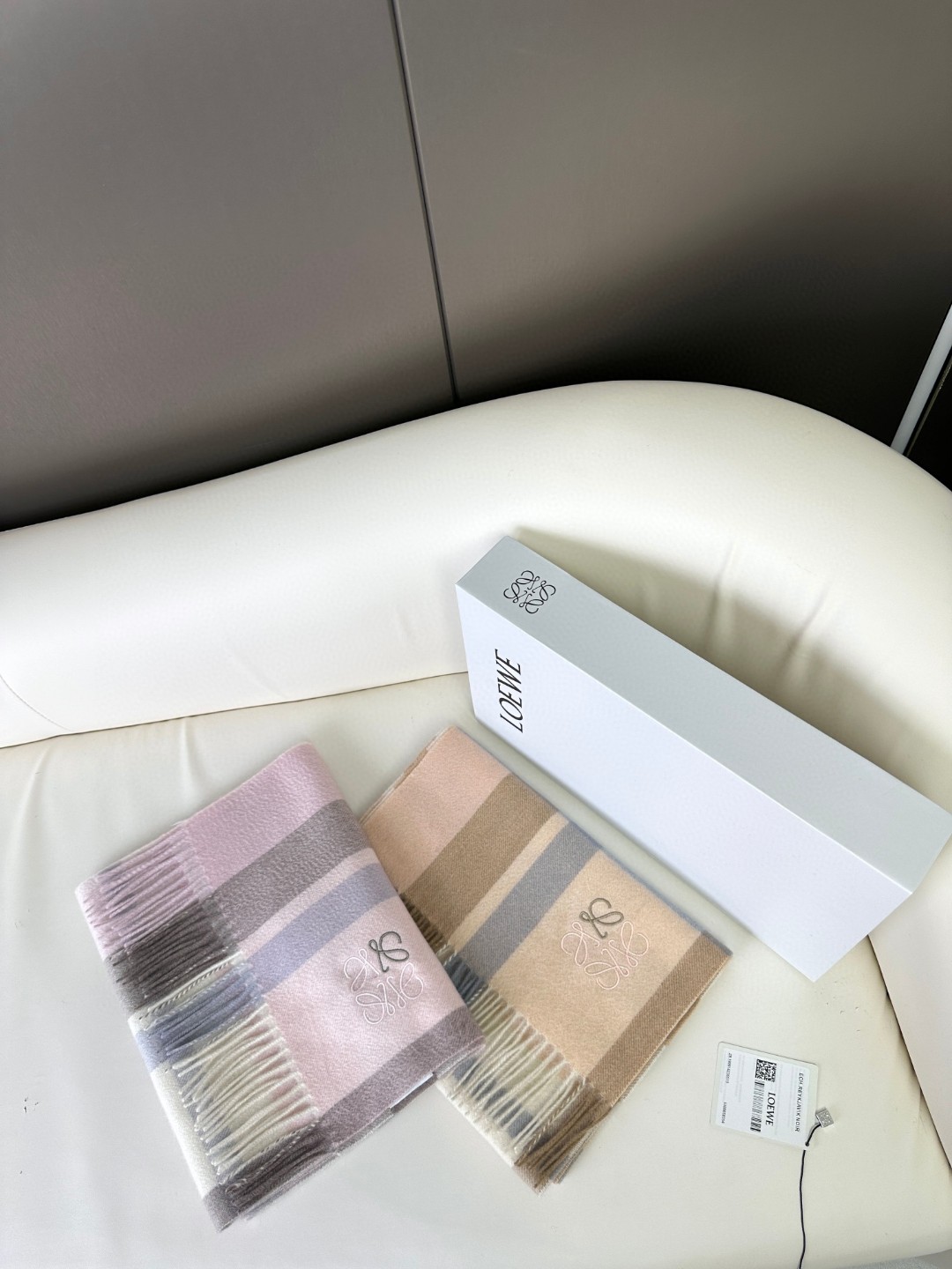 LOEWE 小logo双色刺绣羊绒围巾