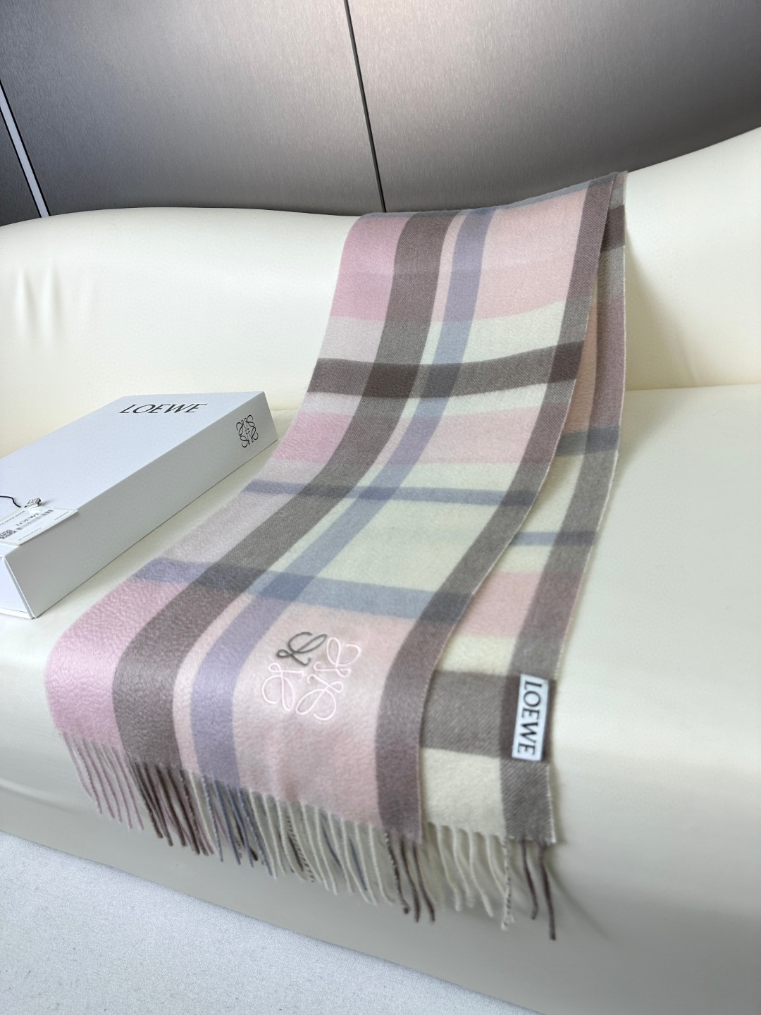 LOEWE 小logo双色刺绣羊绒围巾