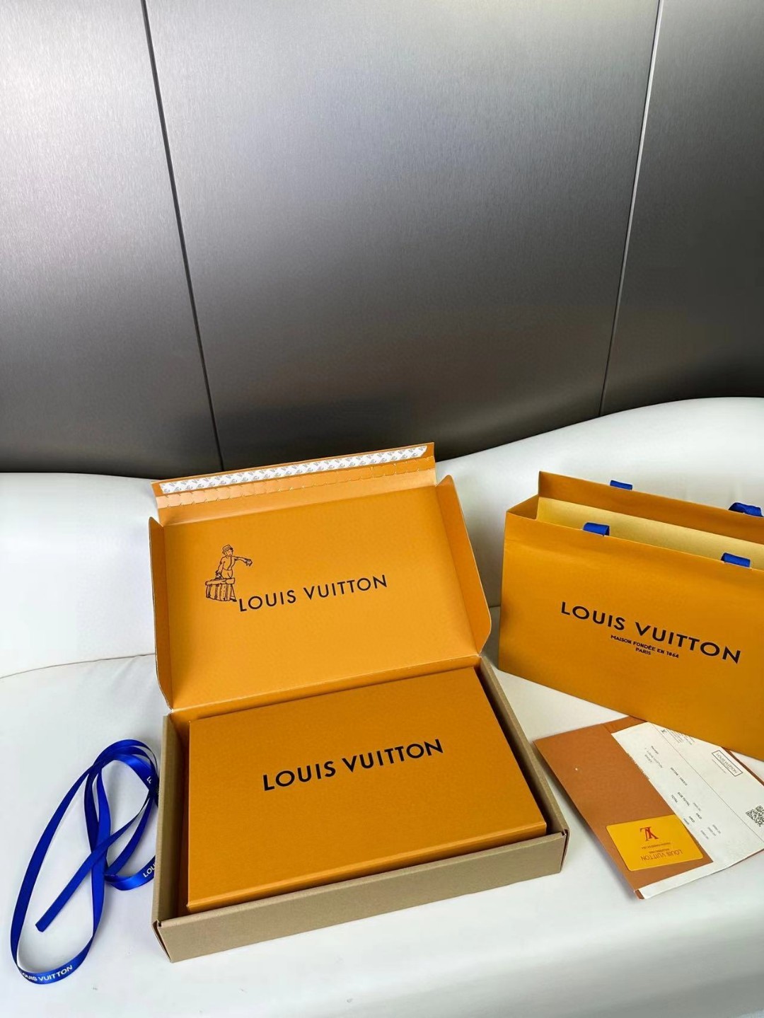 LV 霍思燕最新粉奶茶色围巾