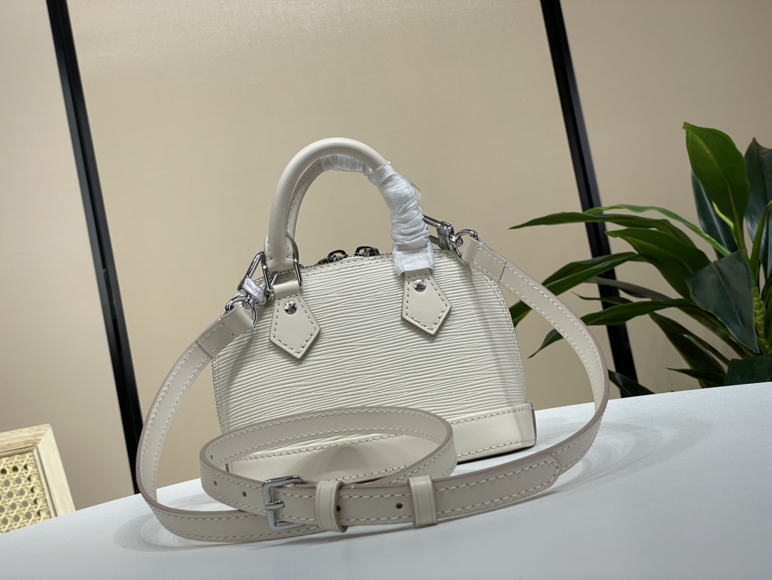 Louis Vuitton LV Nano Alma officially sells M82403 milky white (water rippled cowhide)