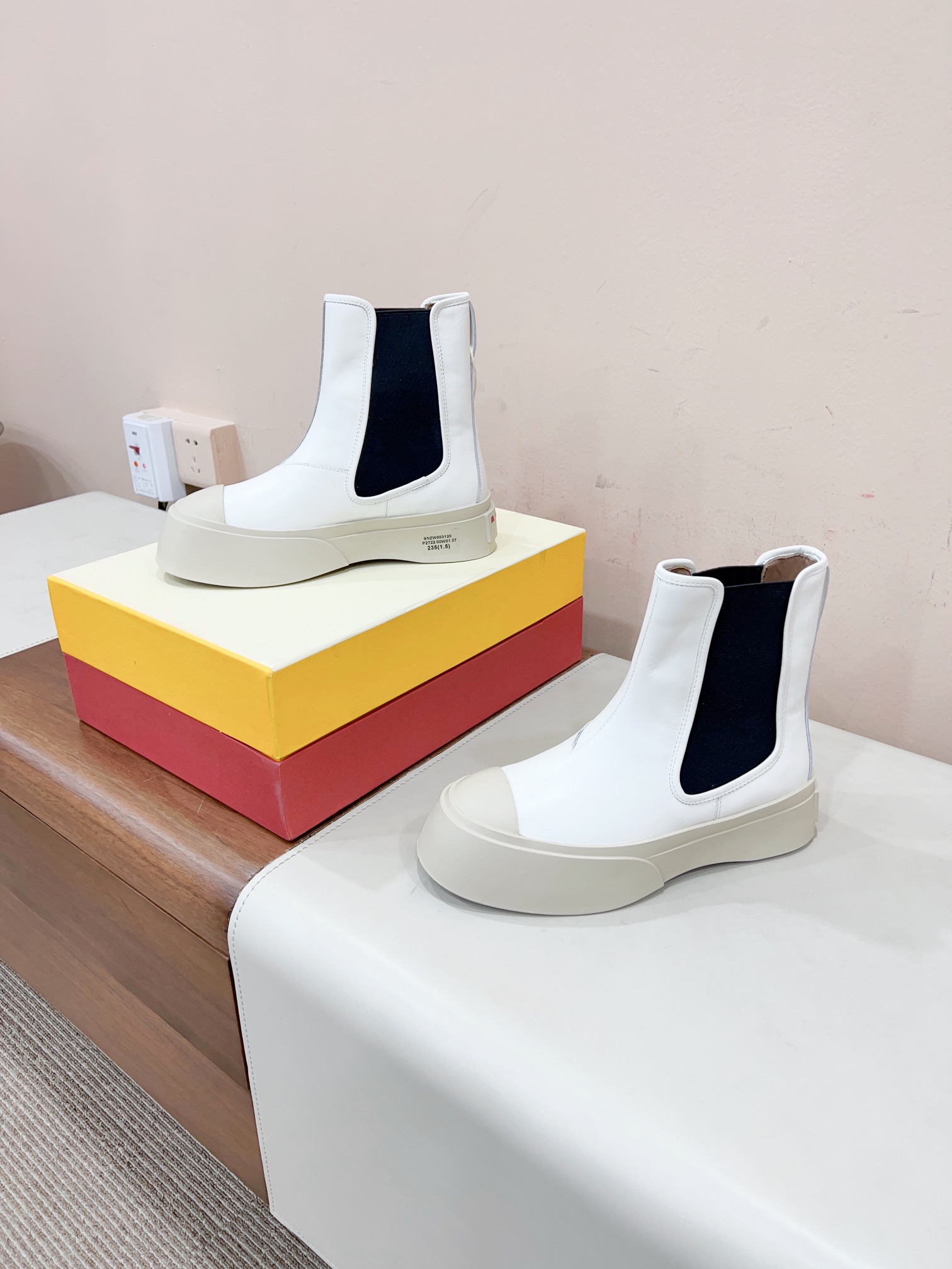 Marni 2023 Chelsea Short Boots: Elastic Tech Knit, Leather Shoe Pad, Best Value - 图片 3